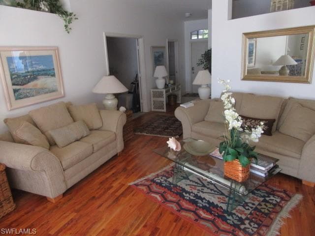 592 Crossfield Cir, Naples, FL 34104-6