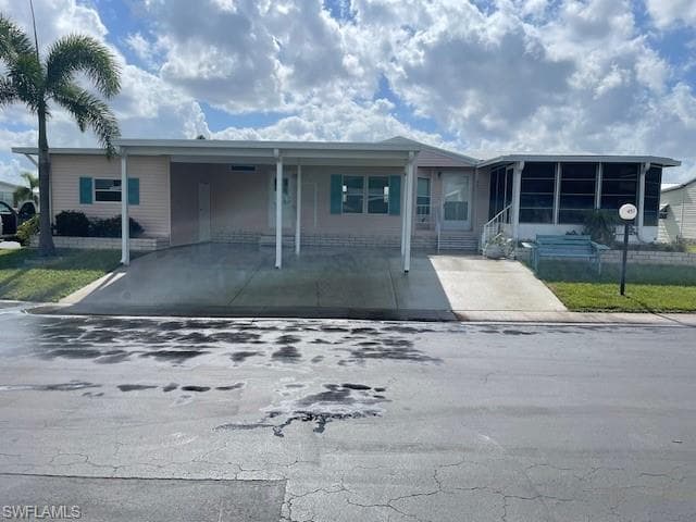 457 Rainbow Dr, North Fort Myers, FL 33903-1