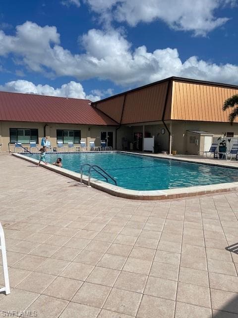 457 Rainbow Dr, North Fort Myers, FL 33903-43