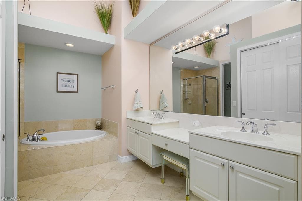2375 Hidden Lake Dr 4404, Naples, FL 34112-10