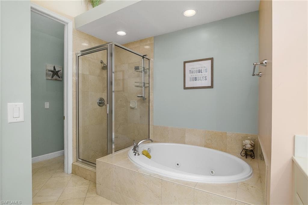2375 Hidden Lake Dr 4404, Naples, FL 34112-11