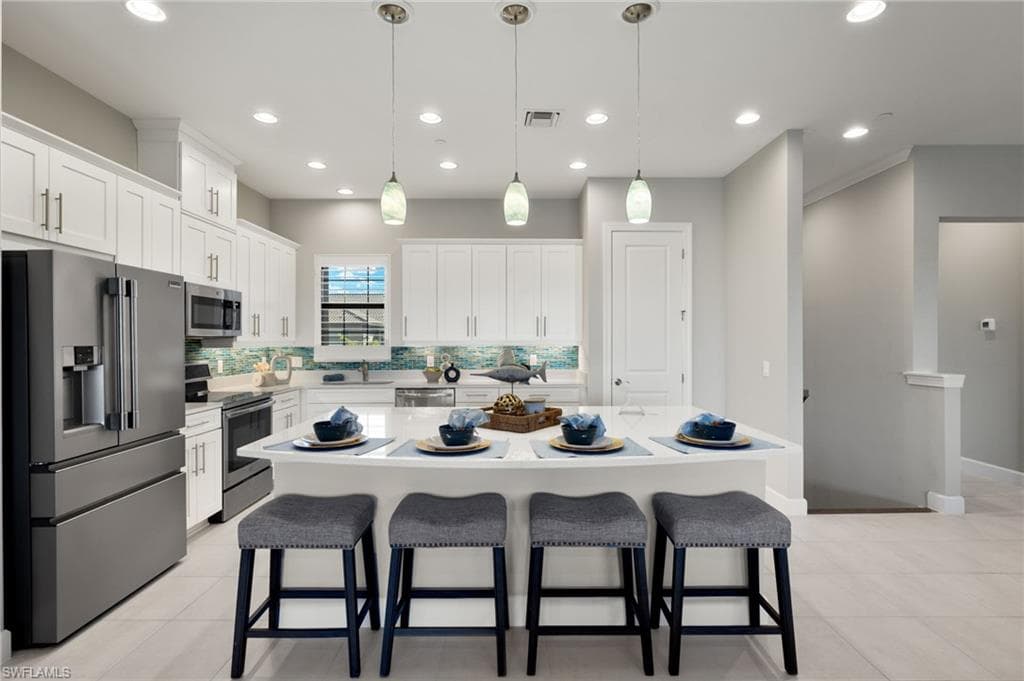 9650 Montelanico Loop 203, Naples, FL 34119-9