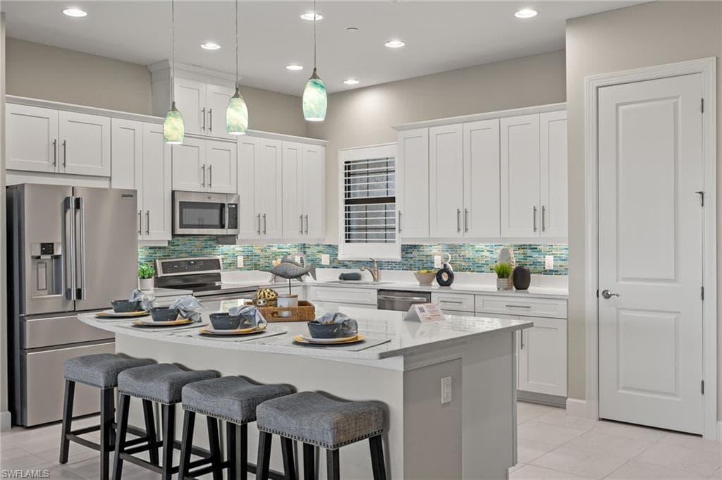 9650 Montelanico Loop 203, Naples, FL 34119-10