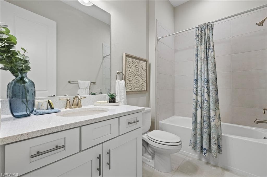 9650 Montelanico Loop 203, Naples, FL 34119-22