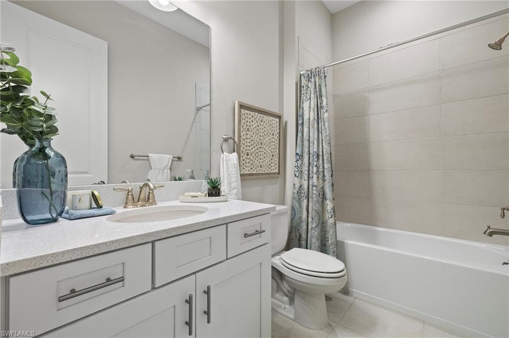 9650 Montelanico Loop 203, Naples, FL 34119-23