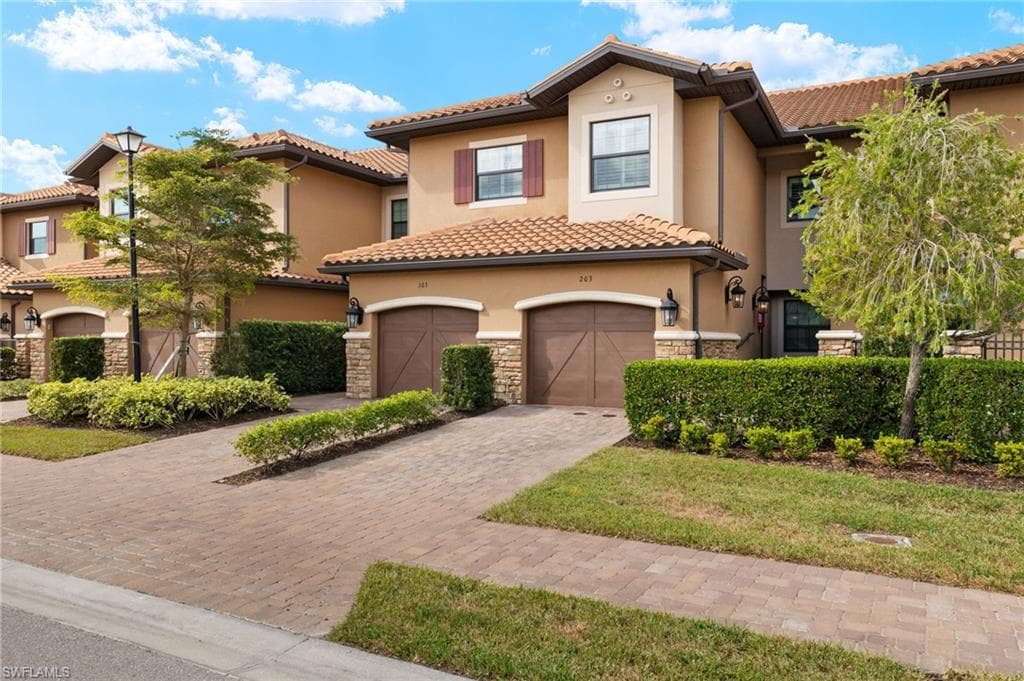 9650 Montelanico Loop 203, Naples, FL 34119-3