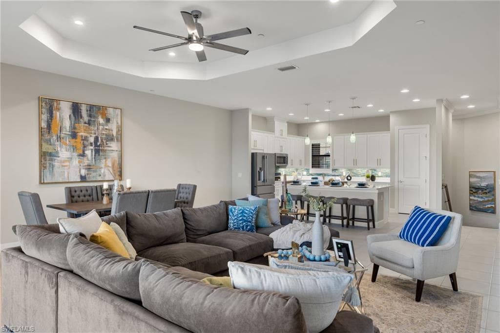 9650 Montelanico Loop 203, Naples, FL 34119-6