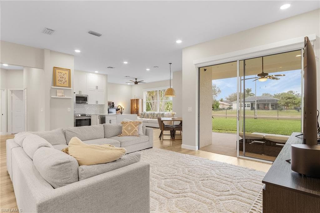 3423 Allegheny Ct, Naples, FL 34120-5