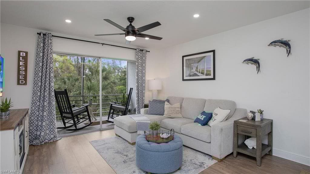 501 Forest Lakes Blvd 1-301, Naples, FL 34105-10