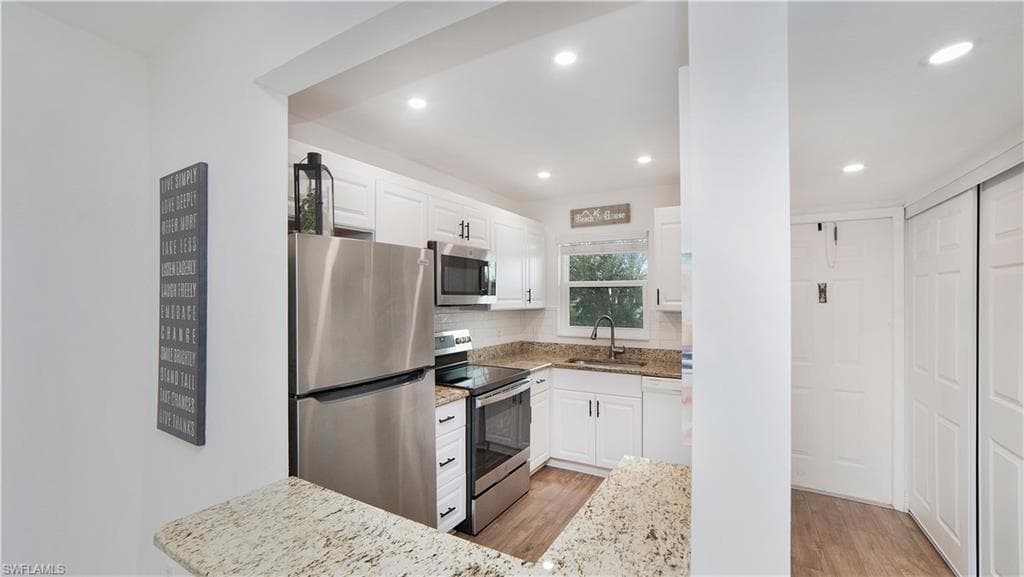 501 Forest Lakes Blvd 1-301, Naples, FL 34105-16