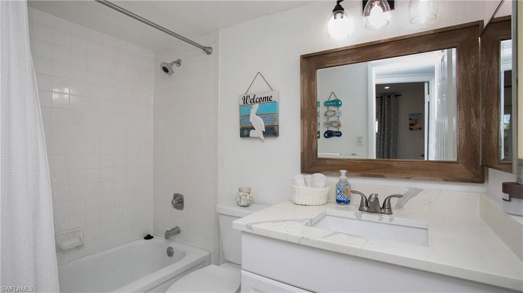 501 Forest Lakes Blvd 1-301, Naples, FL 34105-24