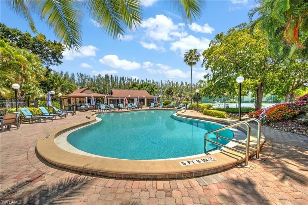 501 Forest Lakes Blvd 1-301, Naples, FL 34105-30