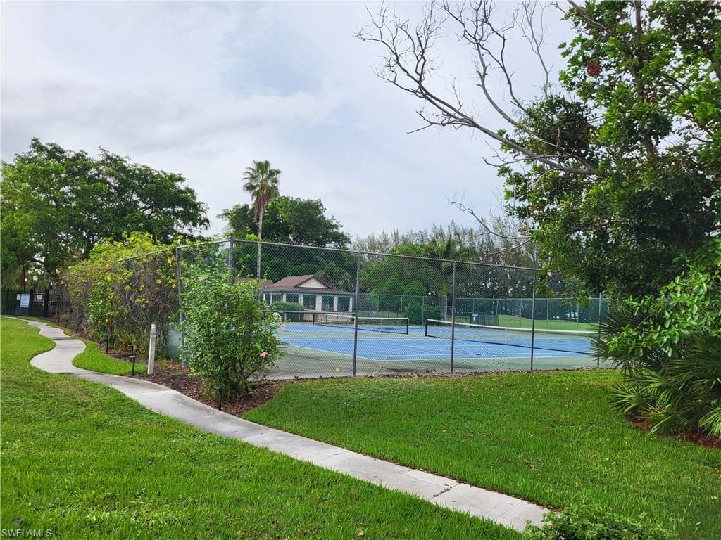 501 Forest Lakes Blvd 1-301, Naples, FL 34105-32