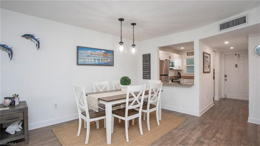 501 Forest Lakes Blvd 1-301, Naples, FL 34105-7
