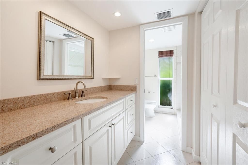 355 Palm Dr 1, Naples, FL 34112-10