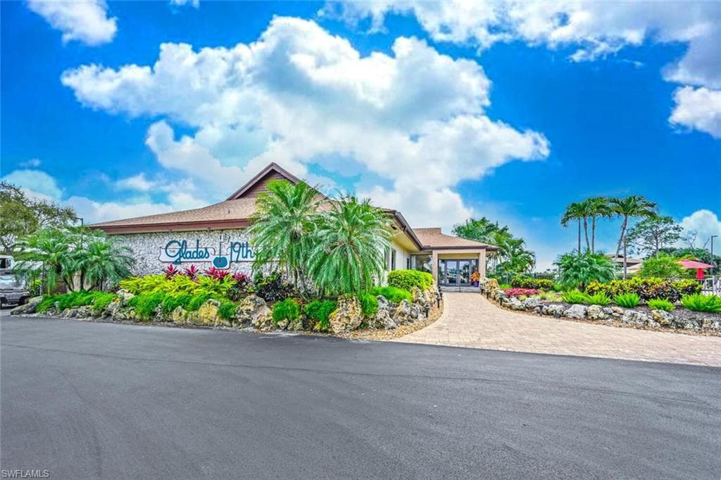 355 Palm Dr 1, Naples, FL 34112-23