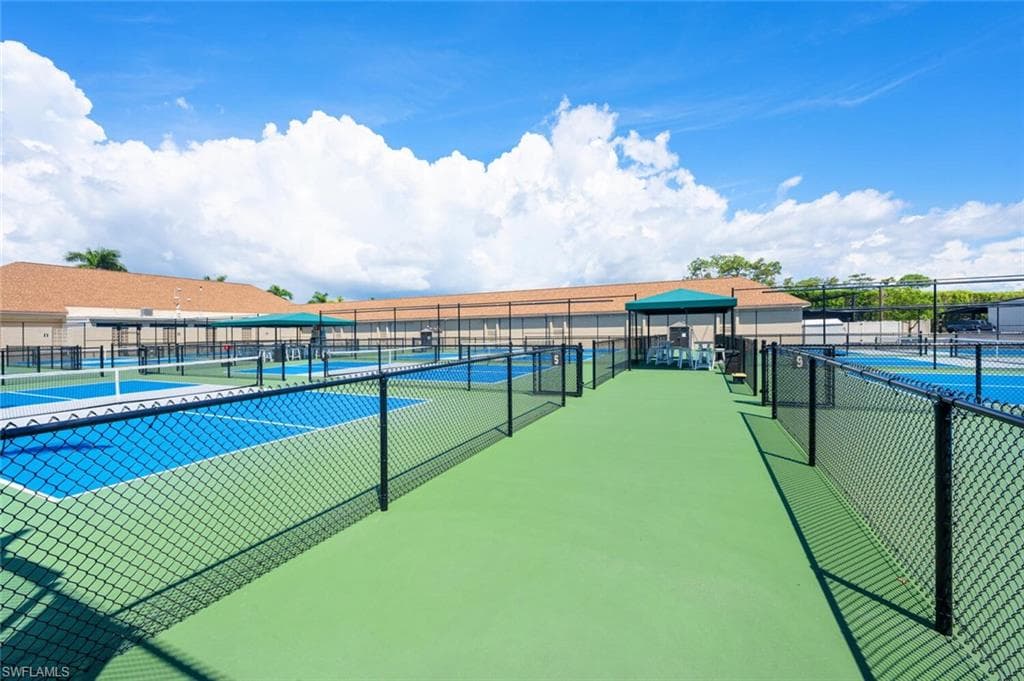 355 Palm Dr 1, Naples, FL 34112-26