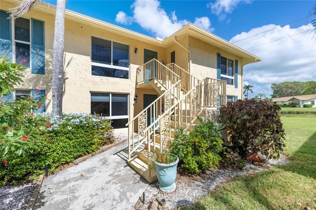 355 Palm Dr 1, Naples, FL 34112-3