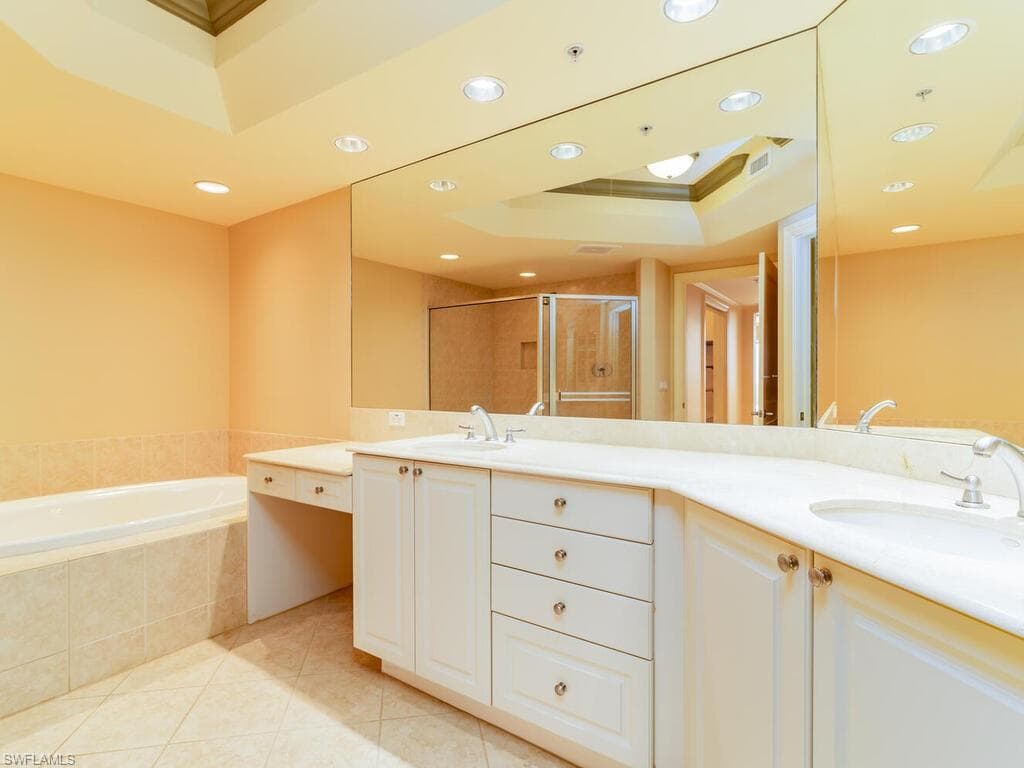 1060 Borghese Ln 802, Naples, FL 34114-20