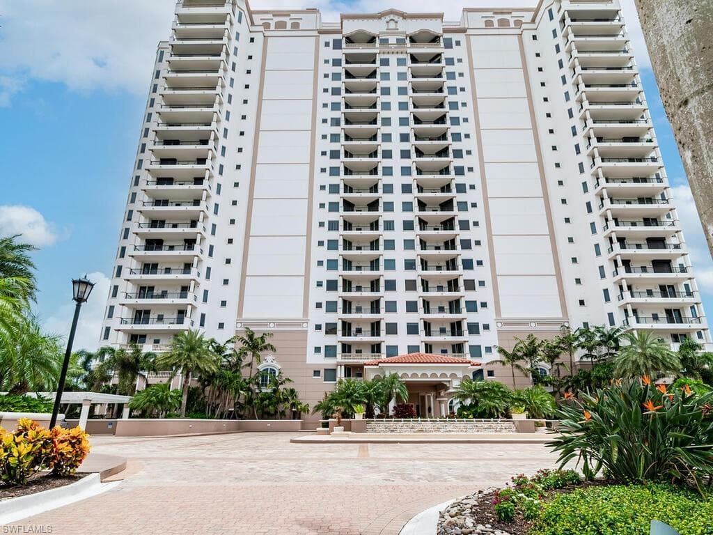 1060 Borghese Ln 802, Naples, FL 34114-2