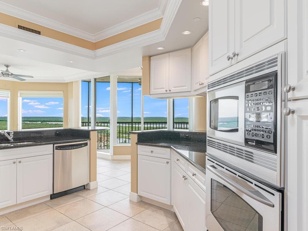 1060 Borghese Ln 802, Naples, FL 34114-8