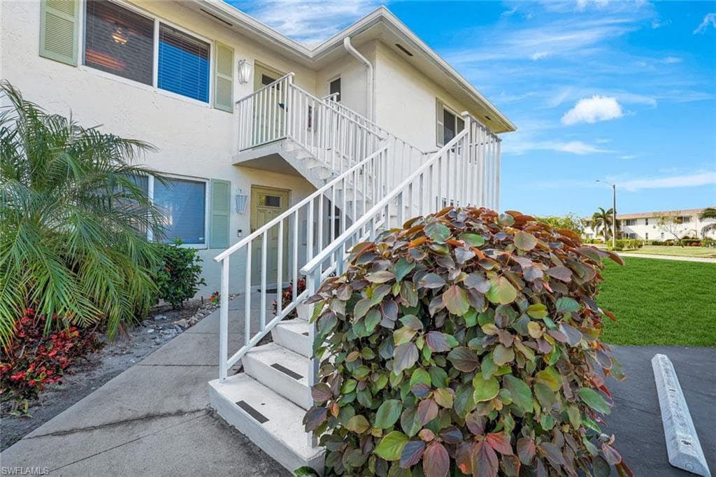 720 Teryl Rd 2082, Naples, FL 34112-1