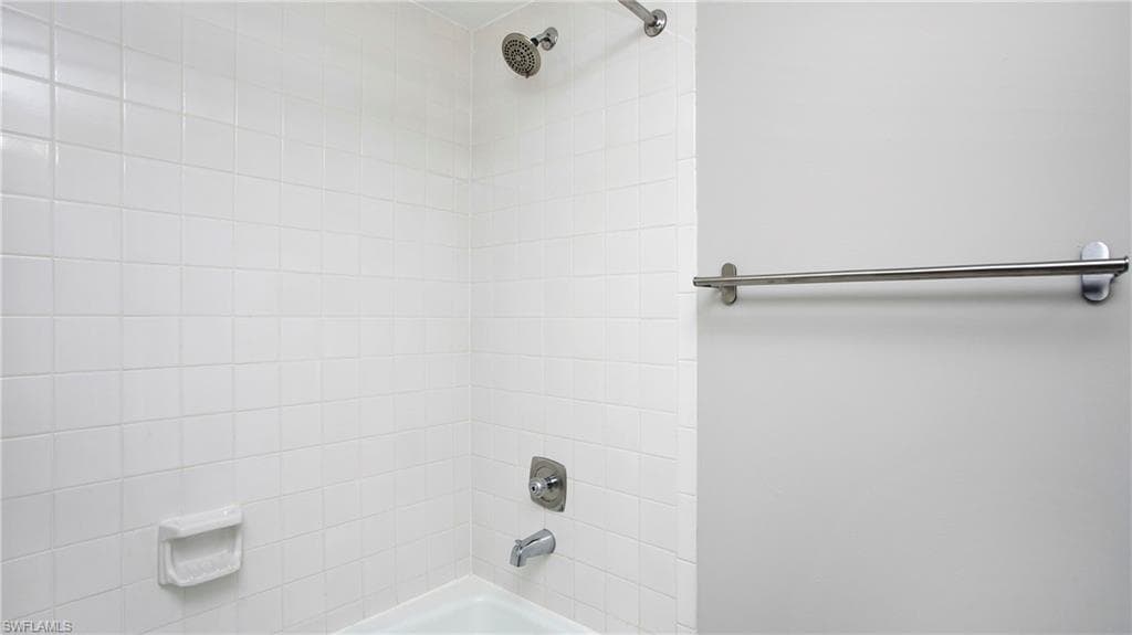 425 Meadowlark Ln 425a, Naples, FL 34105-26