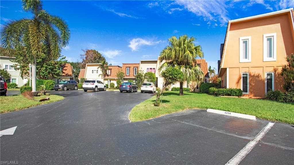 425 Meadowlark Ln 425a, Naples, FL 34105-32