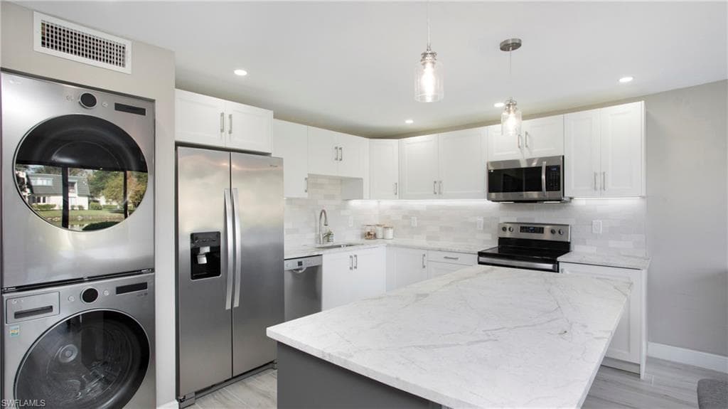 425 Meadowlark Ln 425a, Naples, FL 34105-8