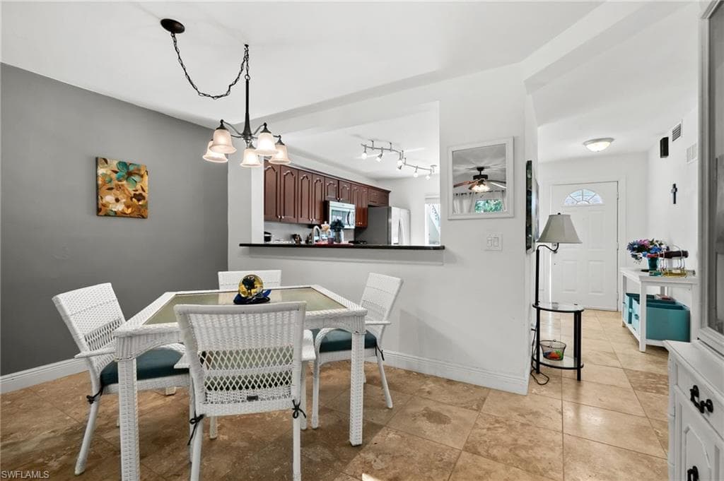 620 Luisa Ct 803-1, Naples, FL 34104-9