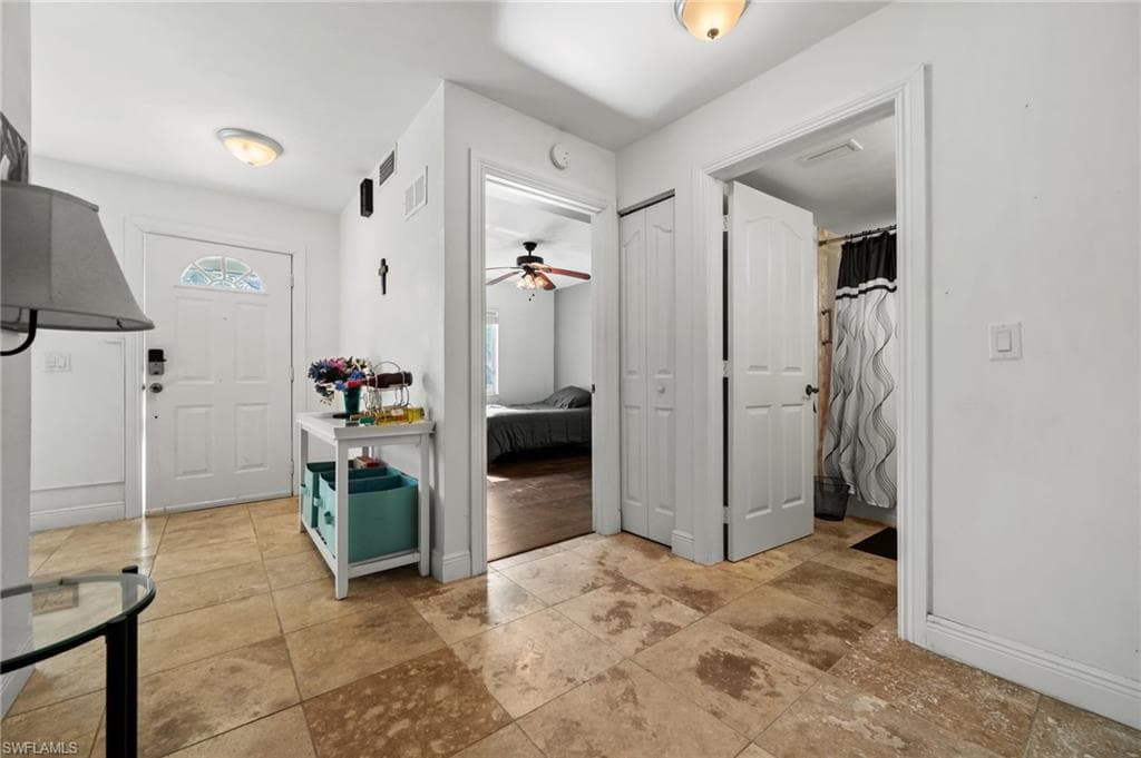 620 Luisa Ct 803-1, Naples, FL 34104-15