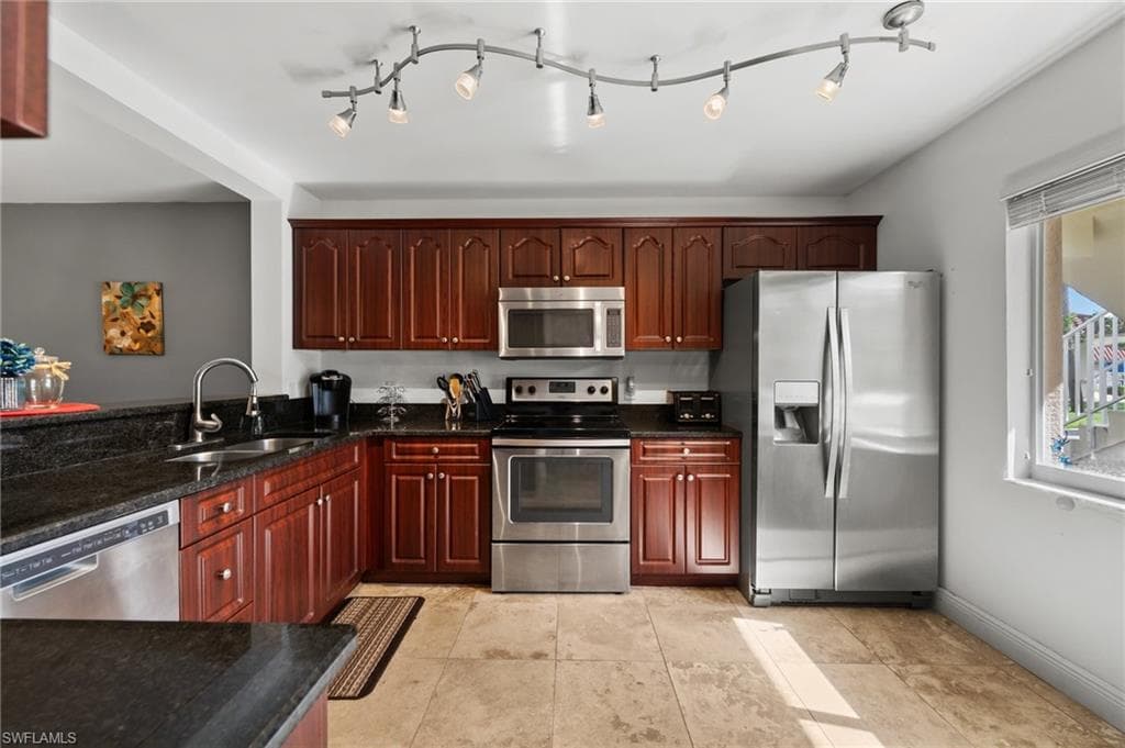 620 Luisa Ct 803-1, Naples, FL 34104-3