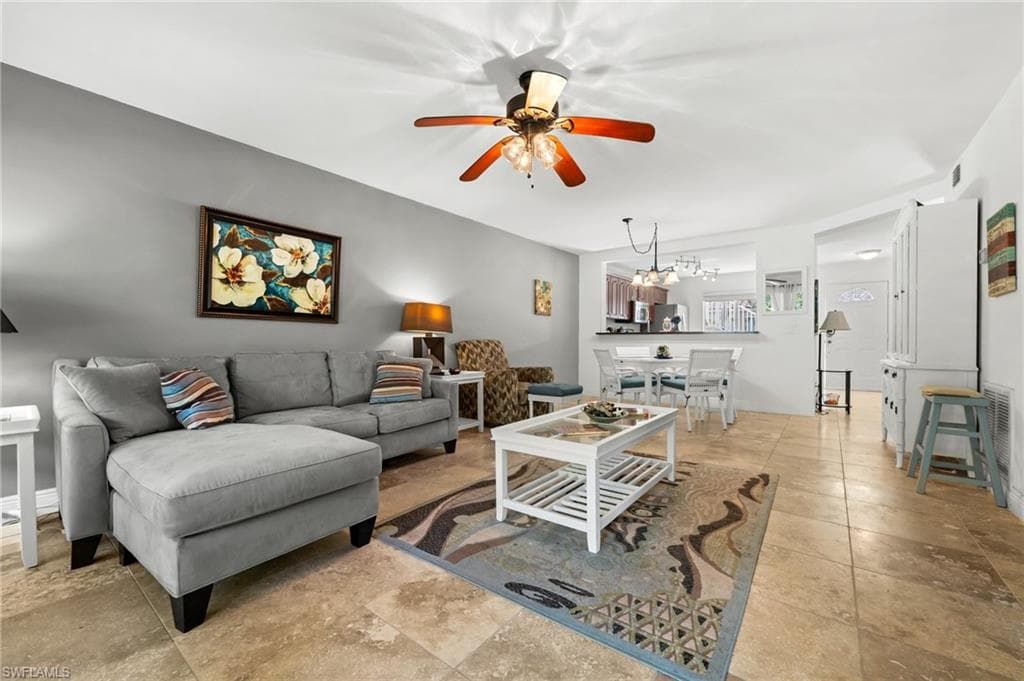 620 Luisa Ct 803-1, Naples, FL 34104-4