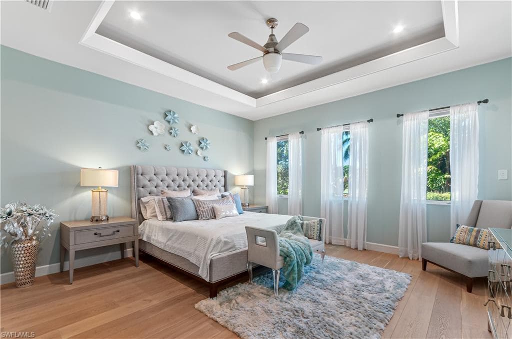 875 Wedge Dr, Naples, FL 34103-8