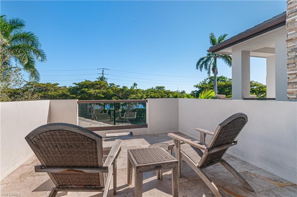 875 Wedge Dr, Naples, FL 34103-16