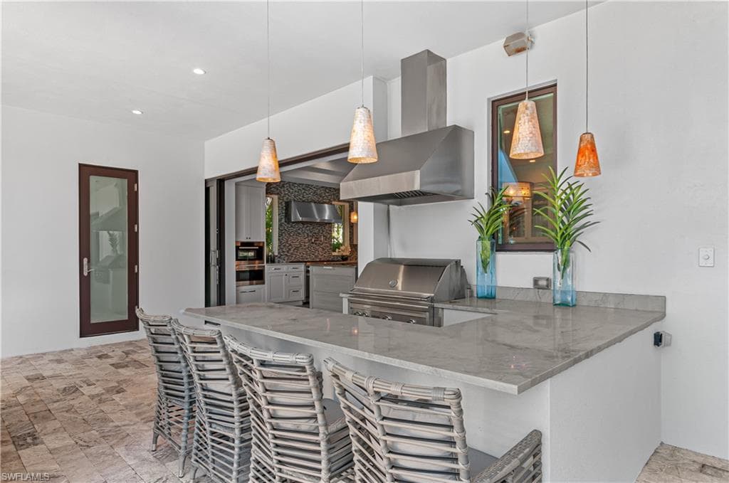 875 Wedge Dr, Naples, FL 34103-25