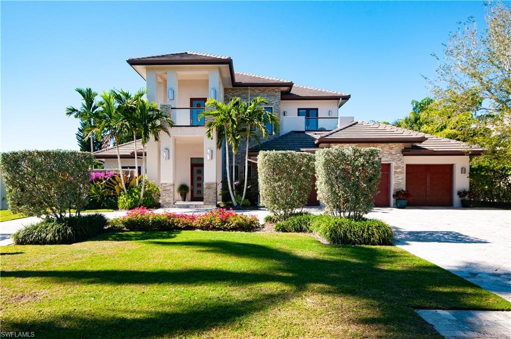 875 Wedge Dr, Naples, FL 34103-2