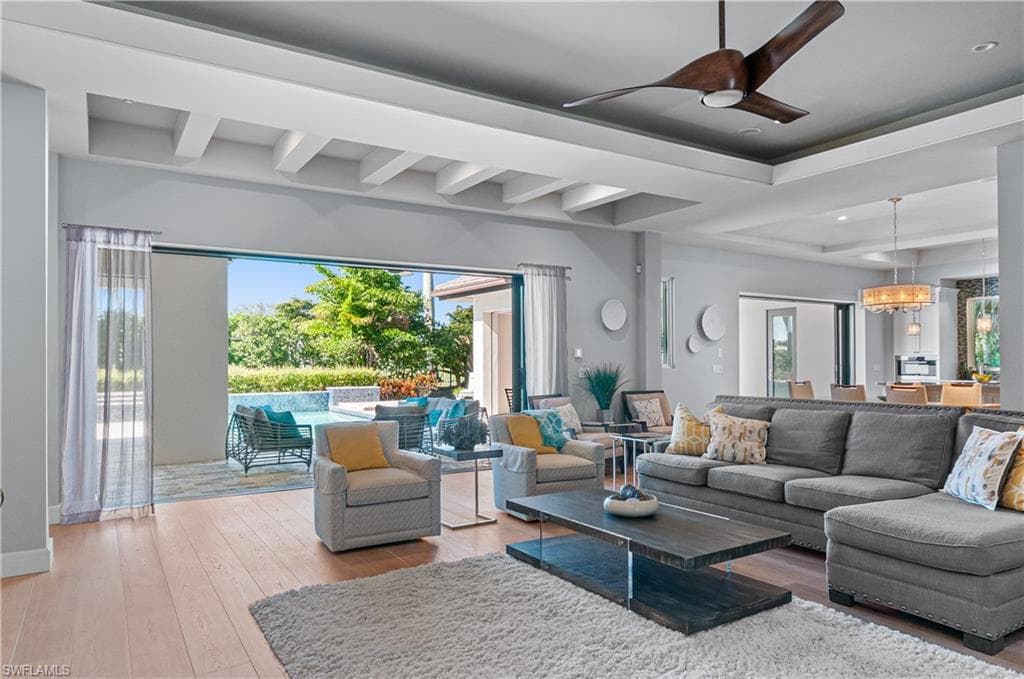 875 Wedge Dr, Naples, FL 34103-4