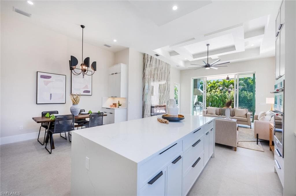 522 98th Ave N, Naples, FL 34108-11