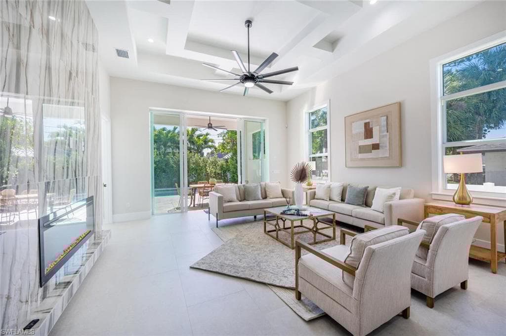522 98th Ave N, Naples, FL 34108-13