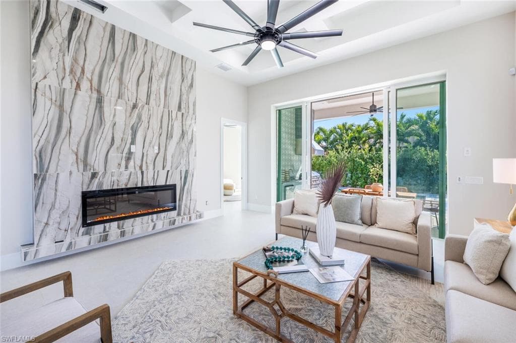522 98th Ave N, Naples, FL 34108-14