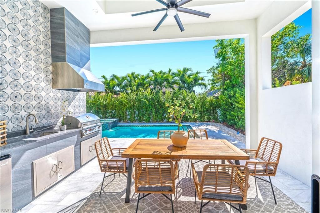 522 98th Ave N, Naples, FL 34108-30