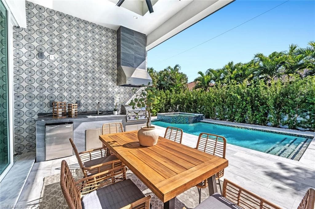522 98th Ave N, Naples, FL 34108-31