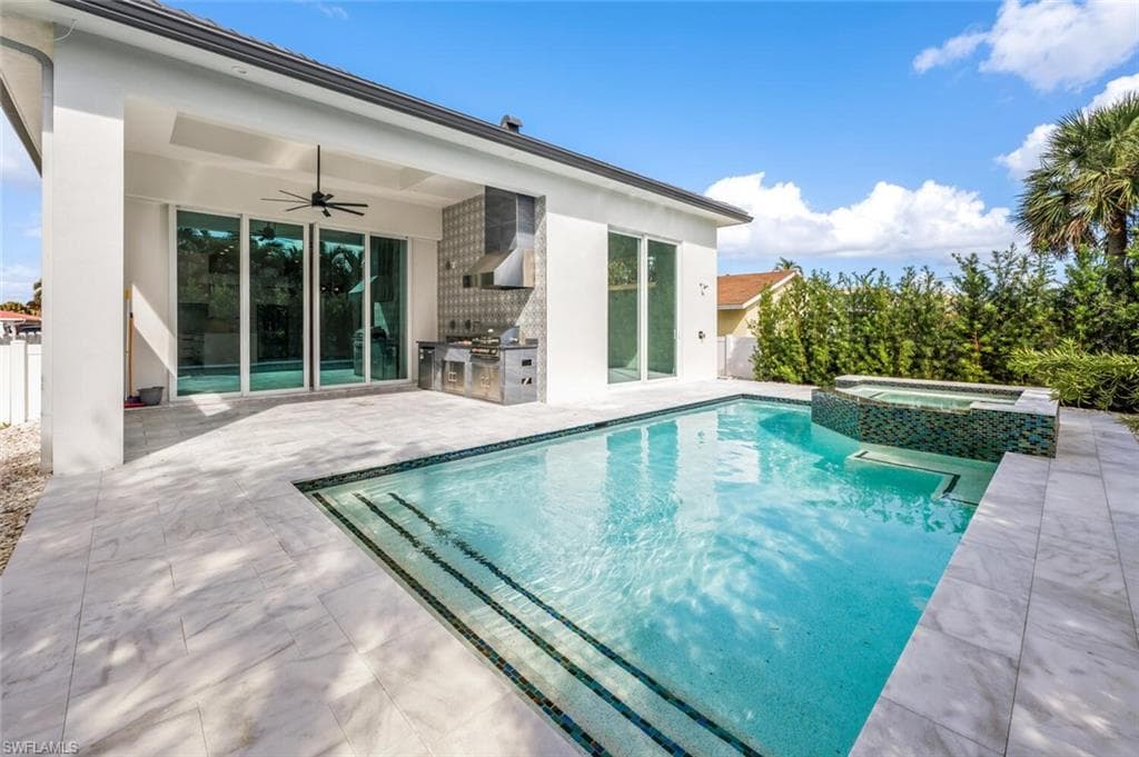 522 98th Ave N, Naples, FL 34108-33