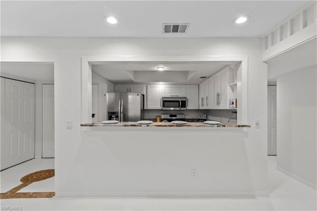 3352 Timberwood Cir, Naples, FL 34105-17