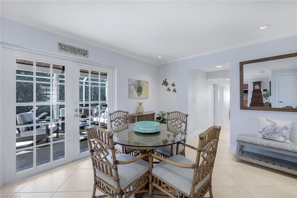 730 Amber Dr, Marco Island, FL 34145-11