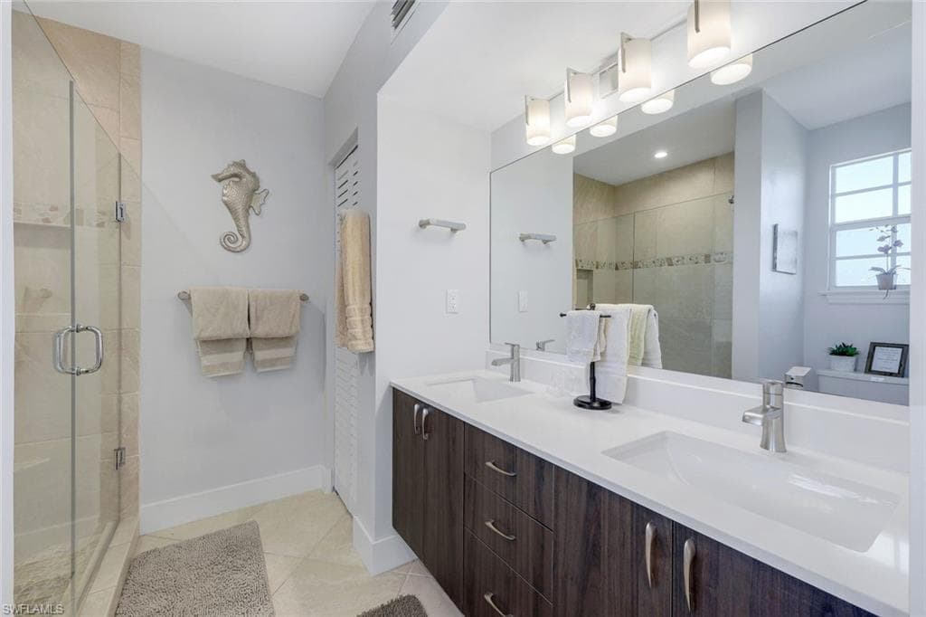 730 Amber Dr, Marco Island, FL 34145-16
