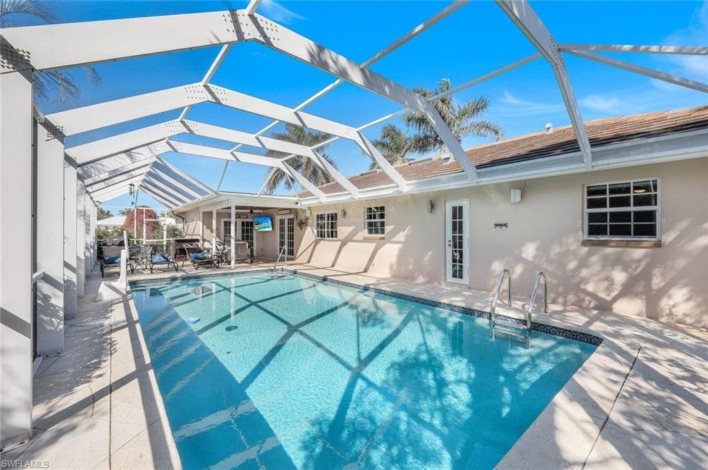 730 Amber Dr, Marco Island, FL 34145-23