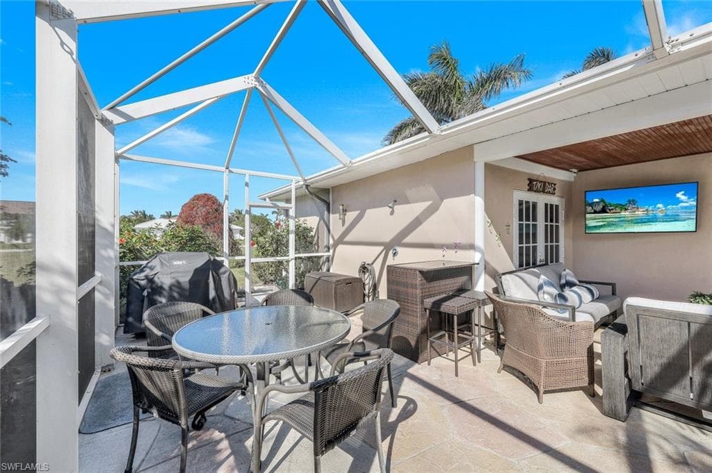 730 Amber Dr, Marco Island, FL 34145-25