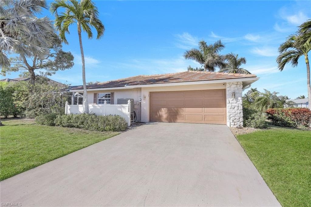 730 Amber Dr, Marco Island, FL 34145-29